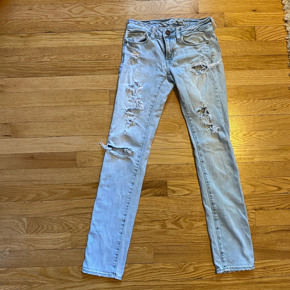 Light Washed Ripped Jeans